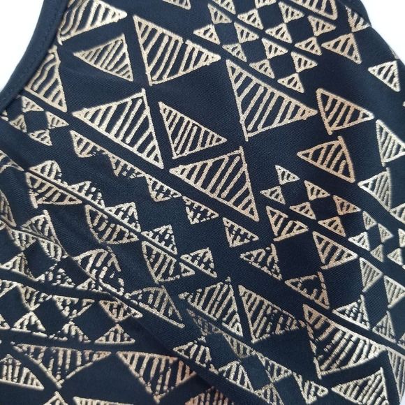 NINETY SIX DEGREES Ruffle Bikini Swim top - Picture 4 of 8